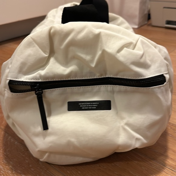 ** Adidas Weekender Duffel Bag - Picture 5 of 8